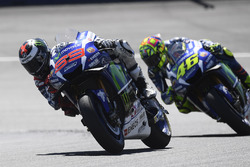 Jorge Lorenzo, Yamaha Factory Racing; Valentino Rossi, Yamaha Factory Racing