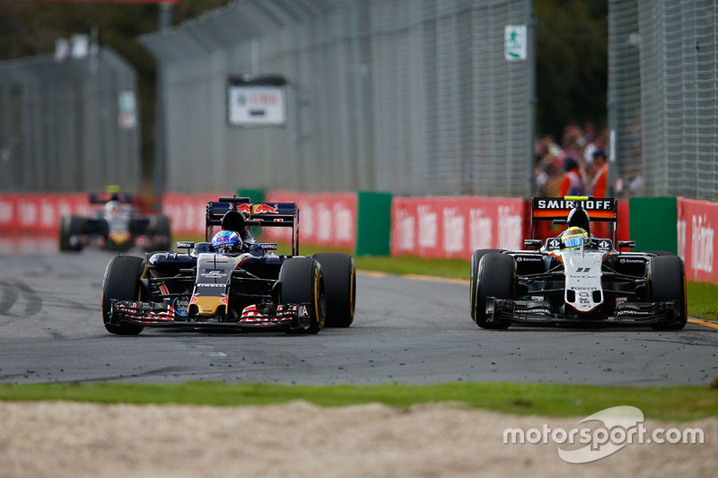 Max Verstappen, Scuderia Toro Rosso STR11 y Sergio Pérez, Sahara Force India F1 VJM09