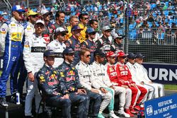 The drivers start of season group photograph