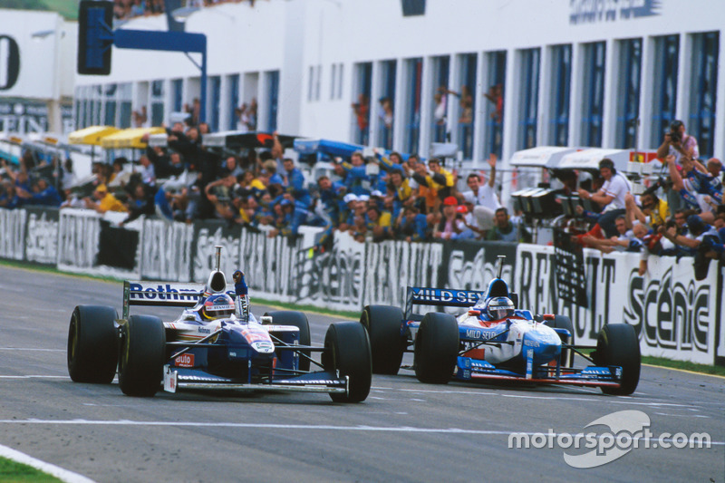 Jacques Villeneuve, Williams FW19 Renault gana su campeonato