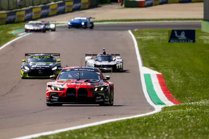 #32 Équipe WRT BMW M4 LMGT3 EVO : Darren Leung, Sean Gelael, Augusto Farfus