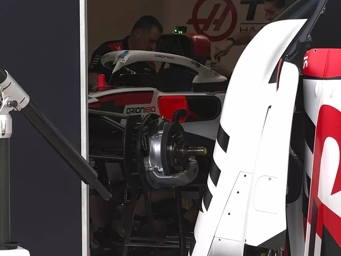 تفاصيل Haas VF-26 