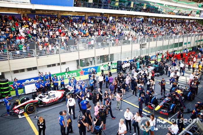 La ajetreada parrilla previa a la carrera Sprint