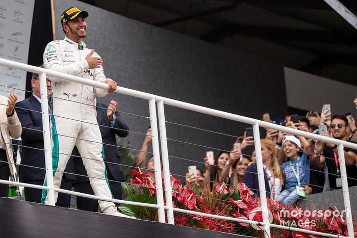 Podio: ganador de la carrera Lewis Hamilton, Mercedes AMG F1 celebra