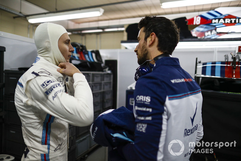 Sergey Sirotkin, Williams Racing, talks to a colleague