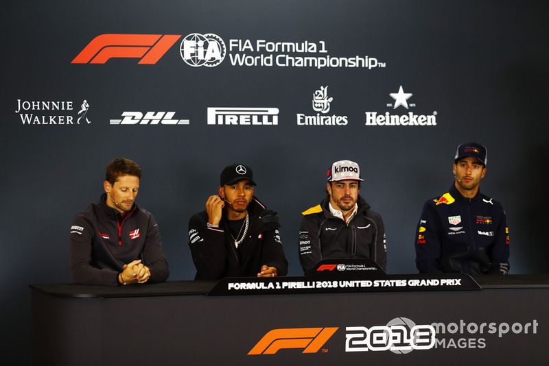 Romain Grosjean, Haas F1 Team,Lewis Hamilton, Mercedes AMG F1, Fernando Alonso, McLaren, et Romain Grosjean, Haas F1 Team, en conférence de presse