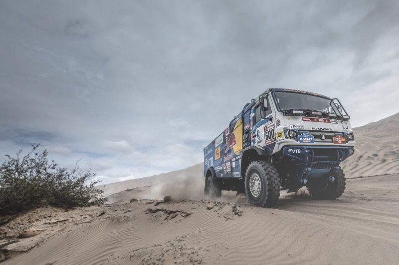 #500 Team Kamaz Master: Eduard Nikolaev, Evgeny Yakovlev, Vladimir Rybakov