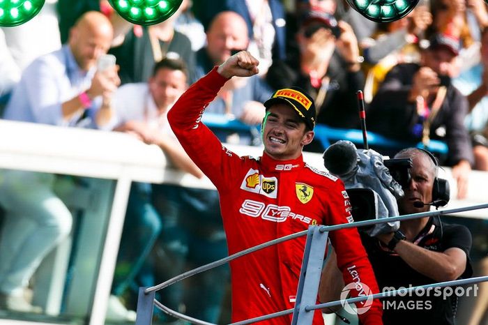 Podio: ganador Charles Leclerc, Ferrari