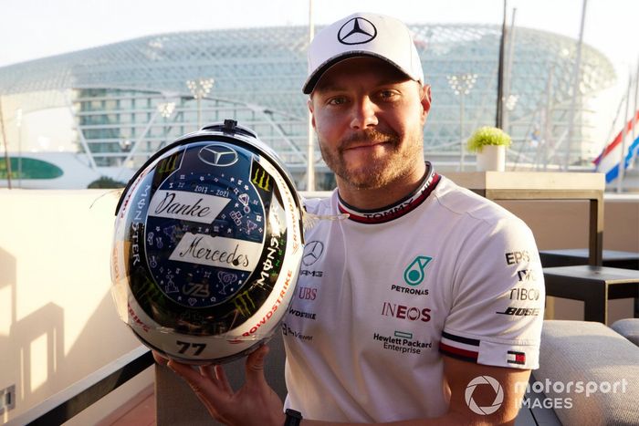 Valtteri Bottas, Mercedes con su casco con diseño especial