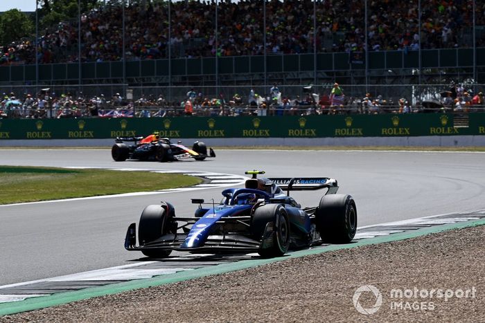 Logan Sargeant, Williams FW45, Sergio Pérez, Red Bull Racing RB19