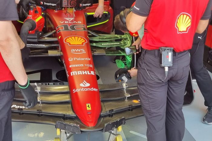 Detalle del alerón delantero del Ferrari F1-75