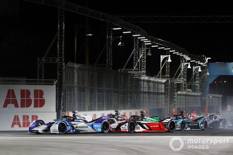 Jake Dennis, BMW i Andretti Motorsport, BMW iFE.21, Rene Rast, Audi Sport ABT Schaeffler, Audi e-tron FE07 