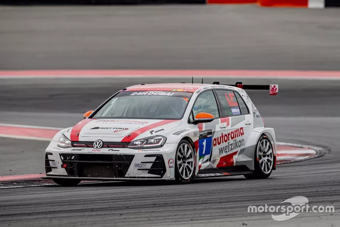 #1 Autorama Motorsport by Wolf Power Racing, Volkswagen Golf GTI TCR DSG: Yannick Mettler, Kim Holmgaard, Martin Vevel, Felice Jelmini, Mathieu Detry