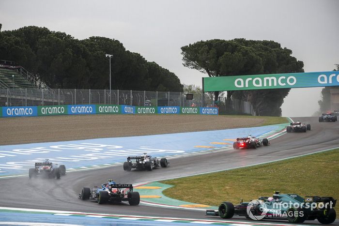 Yuki Tsunoda, AlphaTauri AT02, Fernando Alonso, Alpine A521, Esteban Ocon, Alpine A521, Sebastian Vettel, Aston Martin AMR21