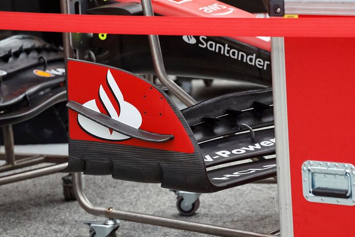 Detalle del alerón delantero del Ferrari SF-23