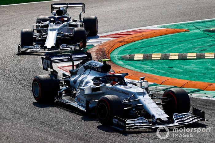Pierre Gasly, AlphaTauri AT01, Daniil Kvyat, AlphaTauri AT01