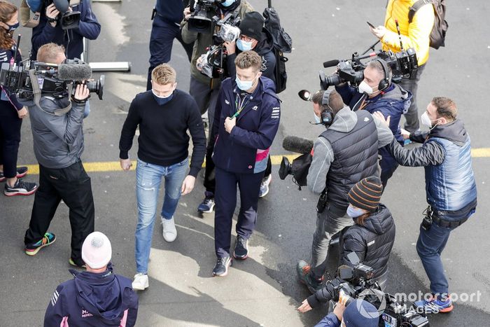 Nico Hulkenberg, Racing Point, llega al circuito