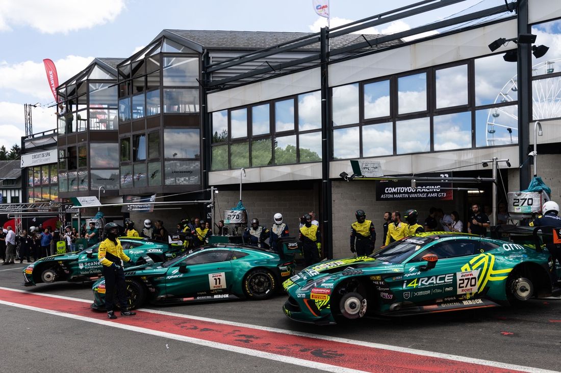 #270 Comtoyou Racing Martin Vantage AMR GT3: Antoine Potty, Jessica Hawkins, Alexandre Leroy, Rodrigo Almeida, #11 Comtoyou Racing Aston Martin Vantage AMR GT3 EVO: Frédéric Jousset, Bernardo Sousa, Sebastian Alvarez, Sergio Sette Camara