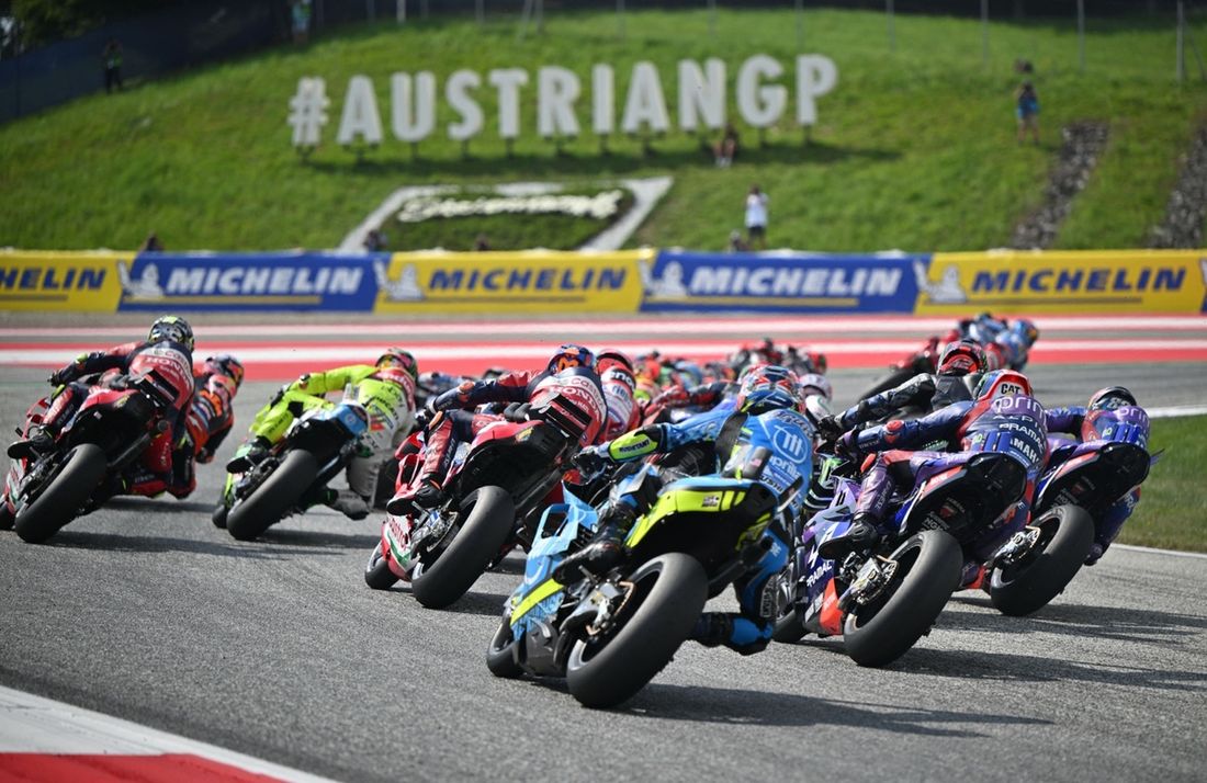 Zawodnicy rozpoczynają wyścig sprinterski