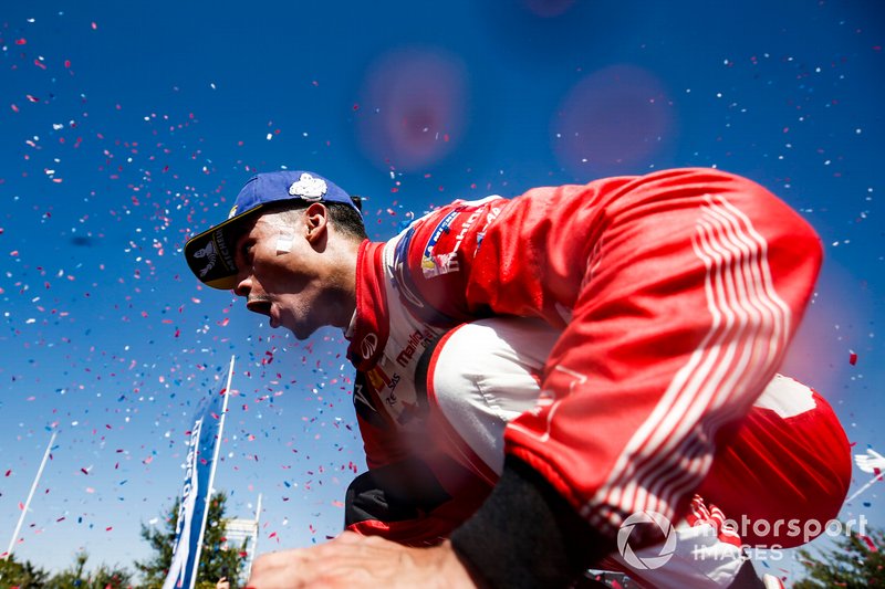 Pascal Wehrlein, Mahindra Racing, 2nd position, celebrates