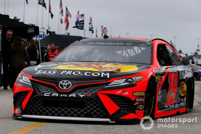  Martin Truex Jr., Joe Gibbs Racing, Toyota Camry Bass Pro Shops
