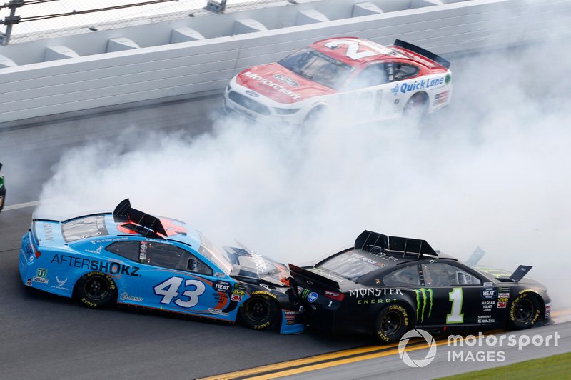 Kurt Busch, Chip Ganassi Racing, Chevrolet Camaro Monster Energy Darrell Wallace Jr., Richard Petty Motorsports, Chevrolet Camaro Aftershokz