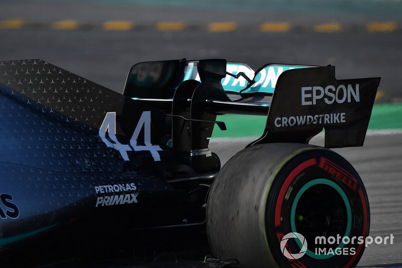 Mercedes-AMG F1 W10 alerón trasero