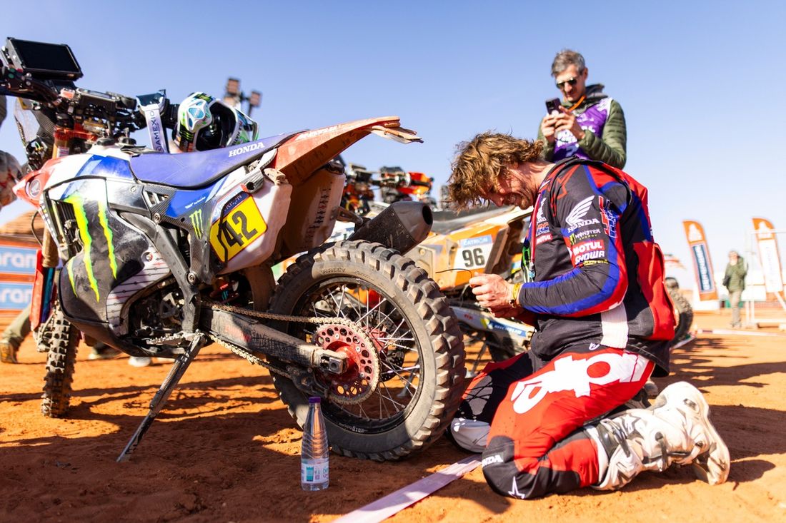 #42 Monster Energy Honda HRC Honda: Adrien Van Beveren