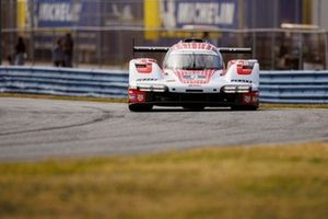 #6 Porsche Penske Motorsport Porsche 963: Mathieu Jaminet, Matt Campbell, Kevin Estre