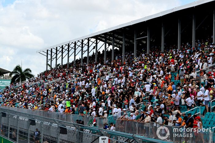 Los aficionados llenan una grada