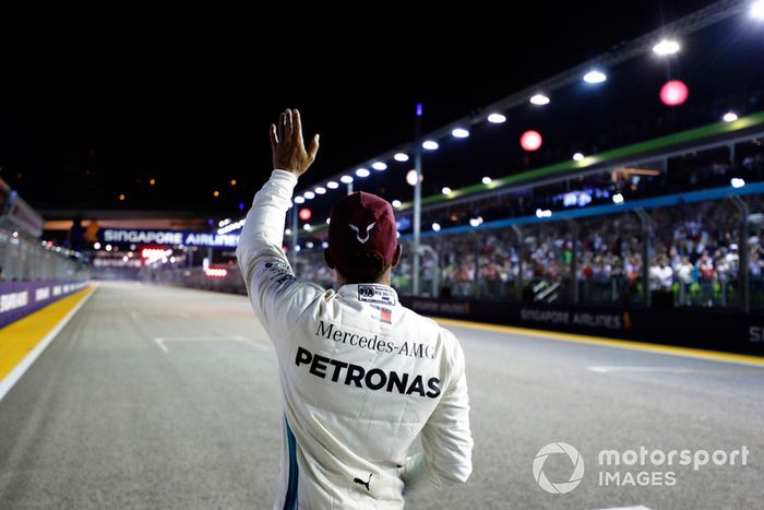 Ganador de la pole Lewis Hamilton, Mercedes AMG F1