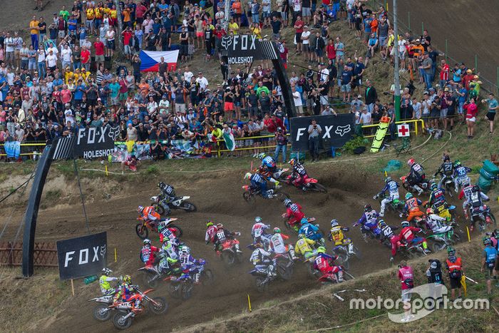 Max Anstie, Rockstar Husqvarna Racing, Jeffrey Herlings, Red Bull KTM Factory Racing, Tony Cairoli, Red Bull KTM Factory Racing, bij de start