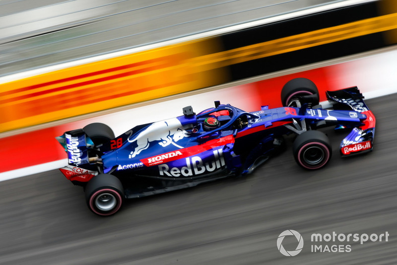 20: Брендон Хартлі*, Toro Rosso STR13, 1'35.037