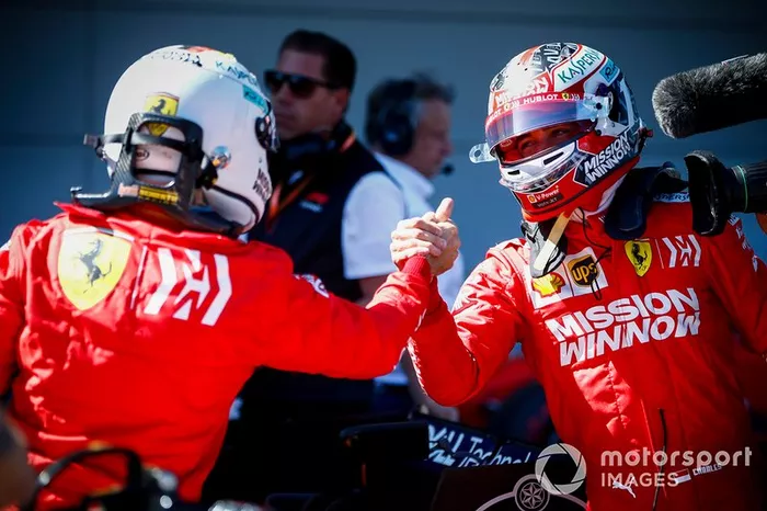 Ganador de la pole Sebastian Vettel, Ferrari y Charles Leclerc, Ferrari 