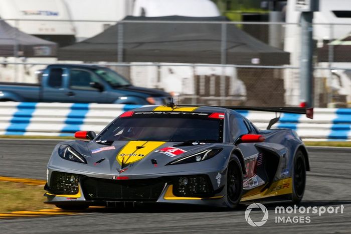 #4 Corvette Racing Corvette C8.R, GTLM: Oliver Gavin, Tommy Milner, Marcel Fassler