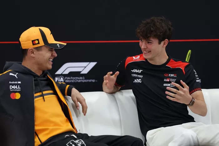 Lando Norris, McLaren, Oliver Bearman, Haas F1 Team