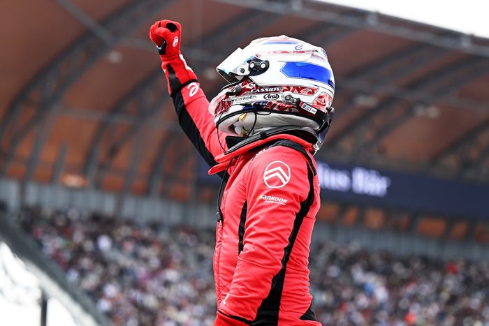 Race winner Nick Cassidy, Citroen Racing