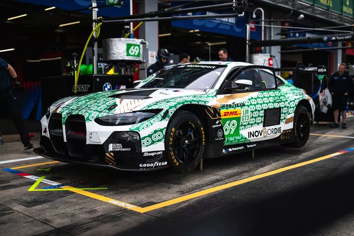 69 Team WRT BMW M4 GT3 Evo 