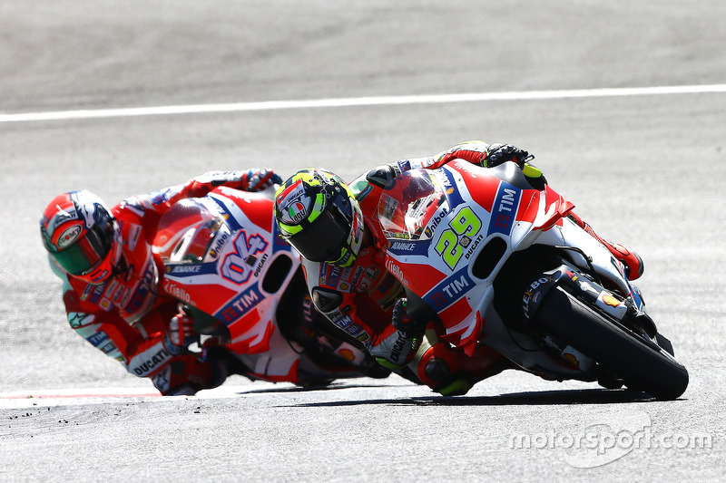 Andrea Iannone und Andrea Dovizioso in Spielberg