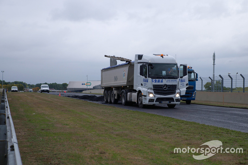Neuasphaltierung am Bugatti Circuit in Le Mans