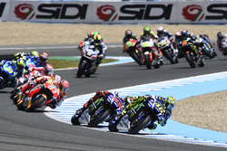 Valentino Rossi, Yamaha Factory Racing aan de leiding bij de start