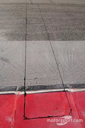 Sistema electrónico de detección de los límites de pista