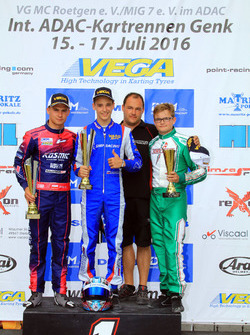 DKM, гонка 2: 1. Пааво Тонтери; 2. Кароль Баш; 3. Александр Смоляр