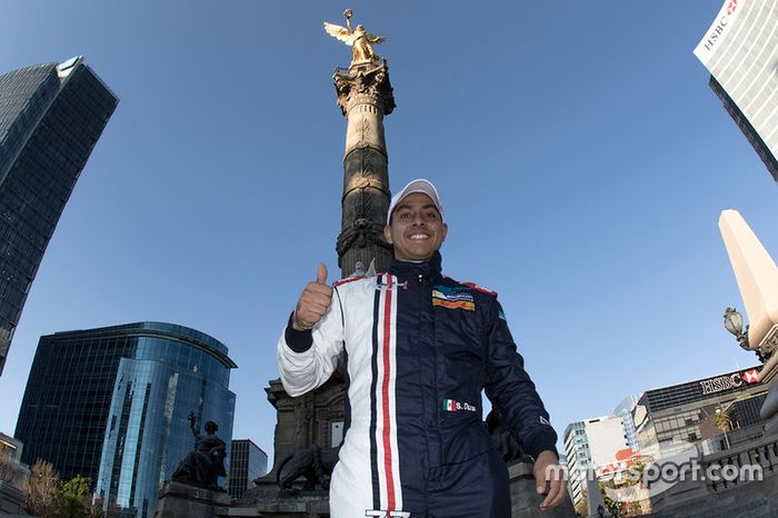Salvador Duran, Team Aguri en el Ángel de la Independencia en la Ciudad de México