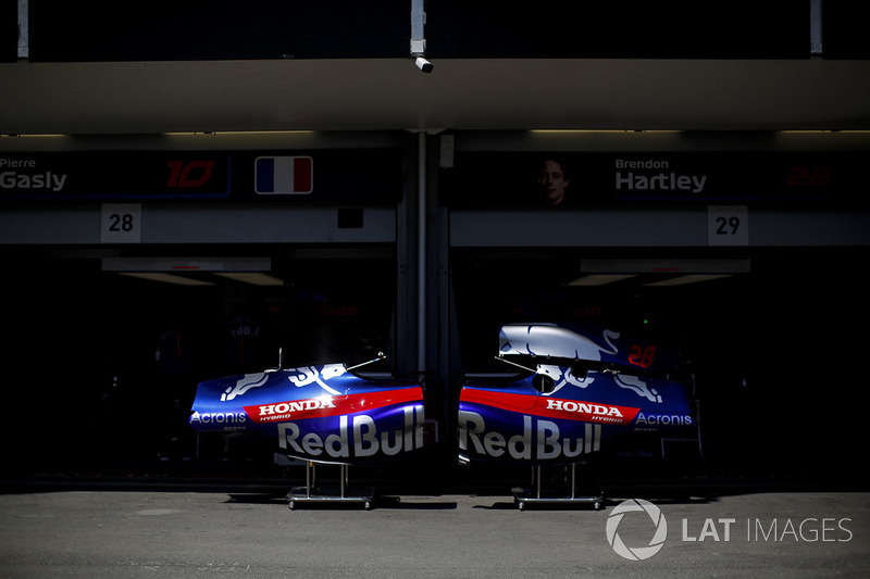 Scuderia Toro Rosso STR13 gövde