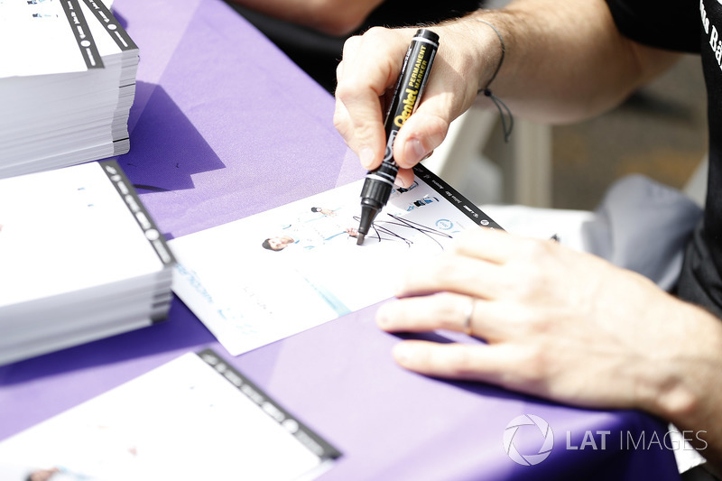 Nicolas Prost, Renault e.Dams, at the autograph session