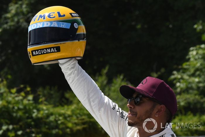 Ganador de la pole Lewis Hamilton, Mercedes AMG F1