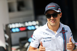 Felipe Massa mit Williams FW38 im speziellen Design für seinen letzten Heim-Grand-Prix