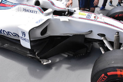 Williams FW40 yan bölüm detay