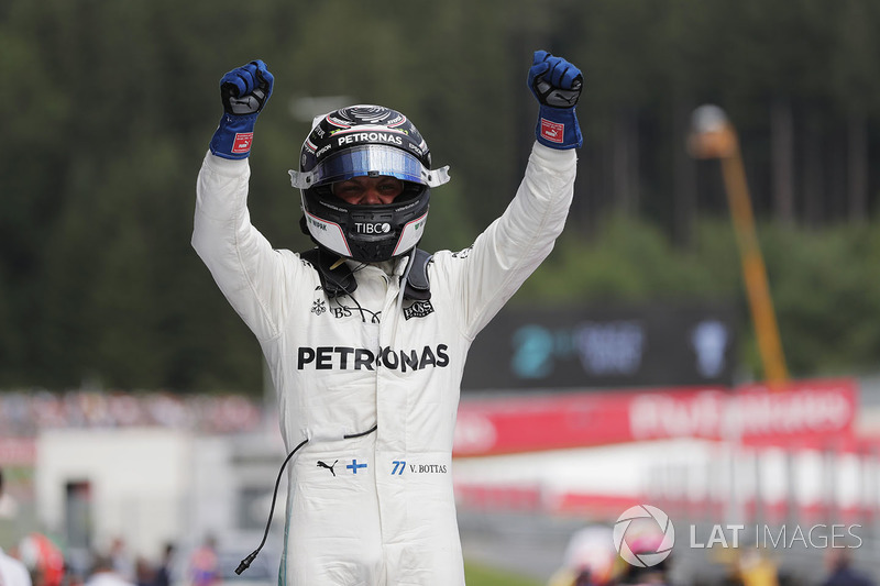 Valtteri Bottas, Mercedes AMG F1 W08, celebrates victory in parc ferme